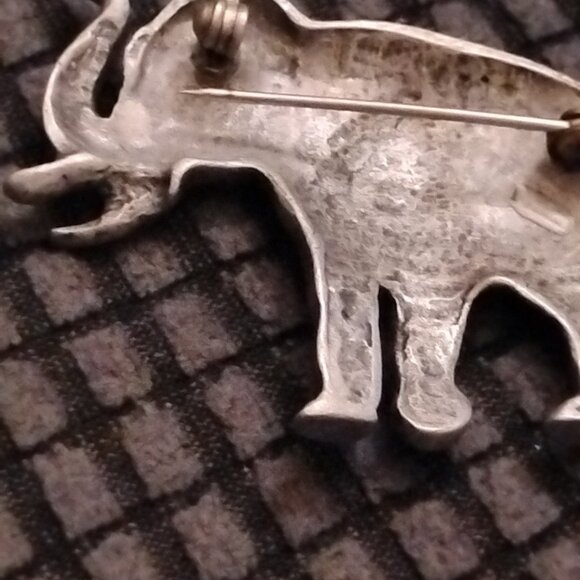 Silver Tone Elephant Figurine Brooch Pin - Picture 5 of 9